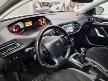 
									PEUGEOT 308 5p Style 1.6 BlueHDi 100 lleno								