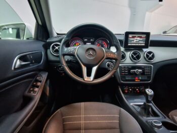 
									MERCEDES-BENZ Clase GLA GLA 200 CDI Style 5p. lleno								