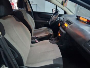 
									CITROEN C4 1.6 HDi 90 Cool 5p. lleno								