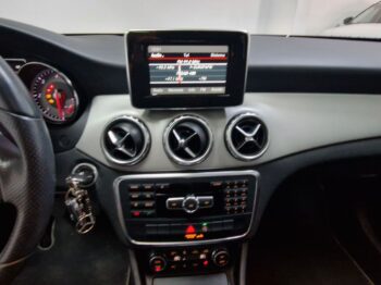 
									MERCEDES-BENZ Clase GLA GLA 200 CDI Style 5p. lleno								