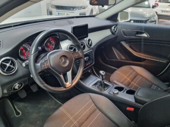 
									MERCEDES-BENZ Clase GLA GLA 200 CDI Style 5p. lleno								