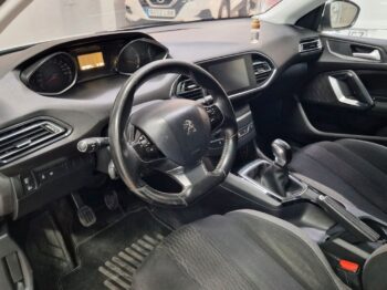 
									PEUGEOT 308 5p Style 1.6 BlueHDi 100 lleno								