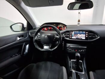 
									PEUGEOT 308 5p Style 1.6 BlueHDi 100 lleno								