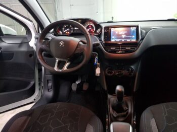 
									PEUGEOT 2008 Signature BlueHDi 73KW 100CV lleno								