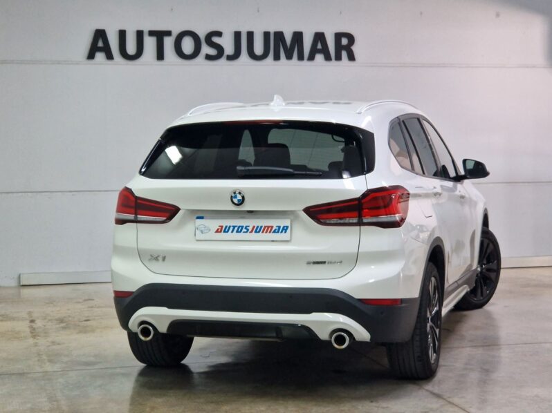 
								BMW X1 sDrive18dA Corporate lleno									