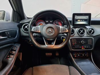 
									MERCEDES-BENZ Clase GLA GLA 200 d AMG Line 5p. lleno								