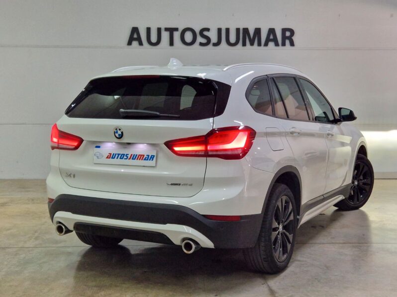 
								BMW X1 sDrive18dA Corporate lleno									